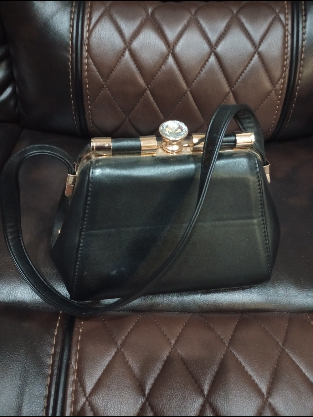 Classy Black Frame Clasp Purse